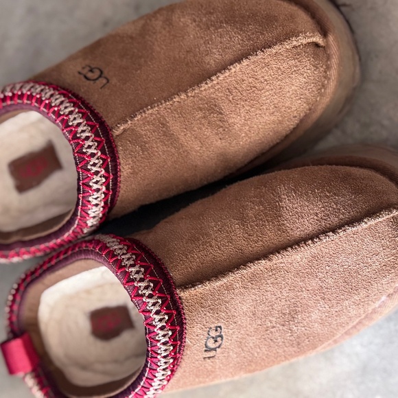 Ugg Platform Slippers - Picture 1 of 4